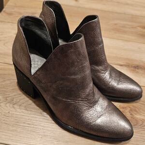 Vince Camuto Petran Silver Metallic Pewter Leather Ankle Boots Booties